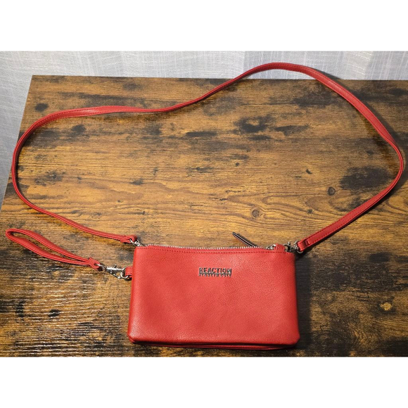 Women's‎ Reaction Kenneth Cole Red Crossbody Bag - Picture 1 of 9